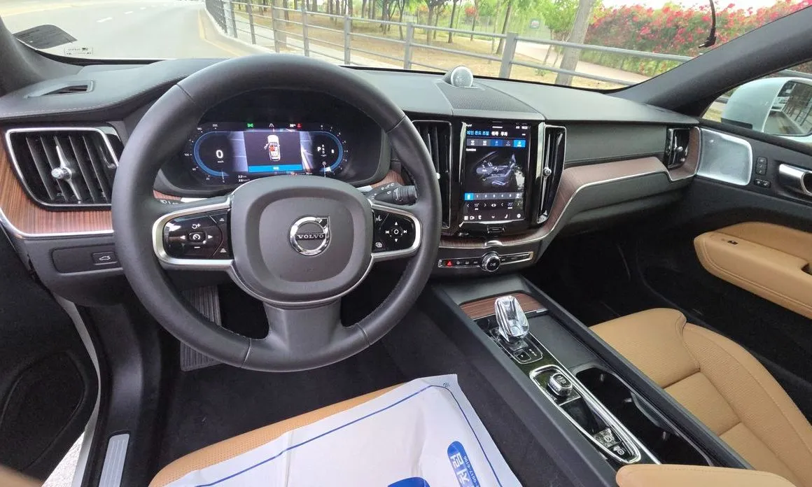 Volvo XC60 2023 из KR, фото 9