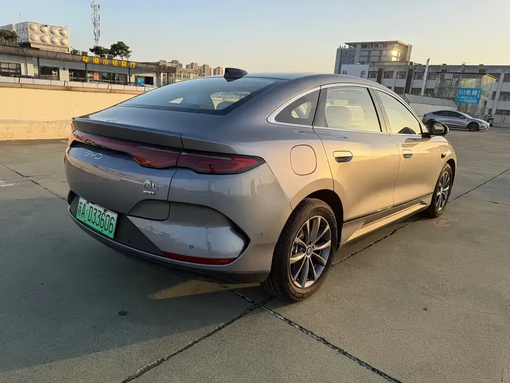 BYD Qin L — фото 9