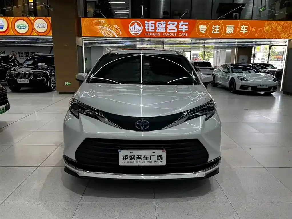 Toyota Sienna 2023 из CN, фото 10