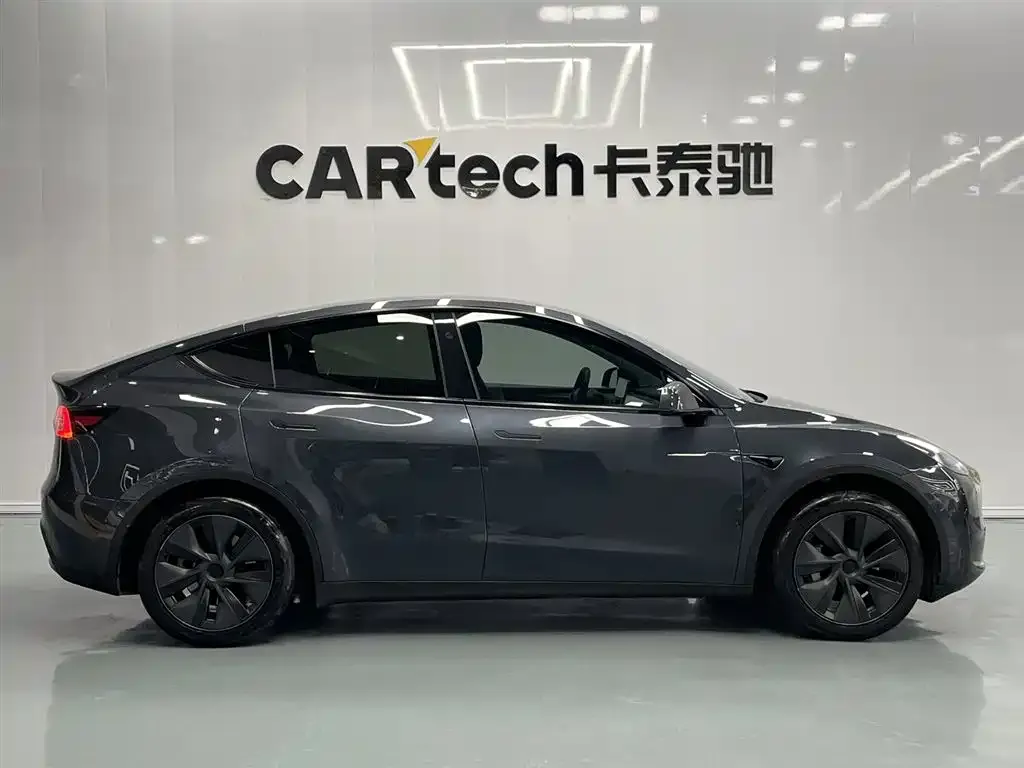 Tesla Model Y — фото 8
