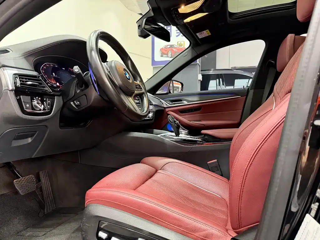 BMW 5 Series 2021 из CN, фото 4