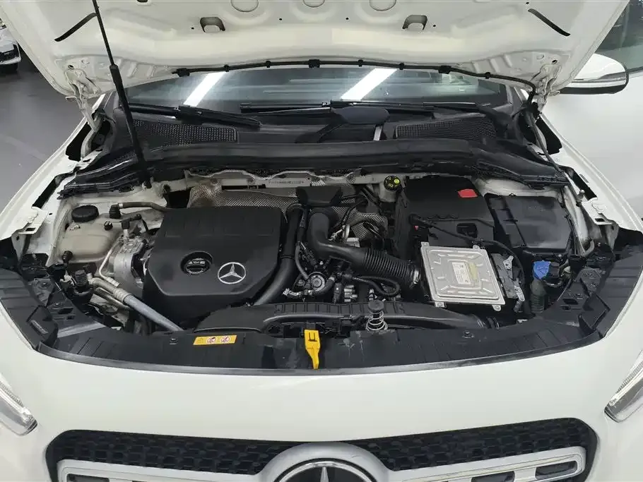 Mercedes-Benz GLA — фото 10