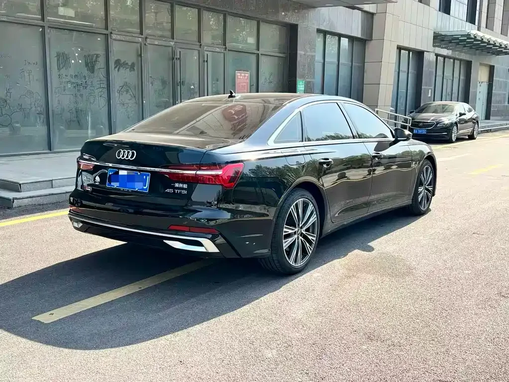 Audi A6L — фото 5