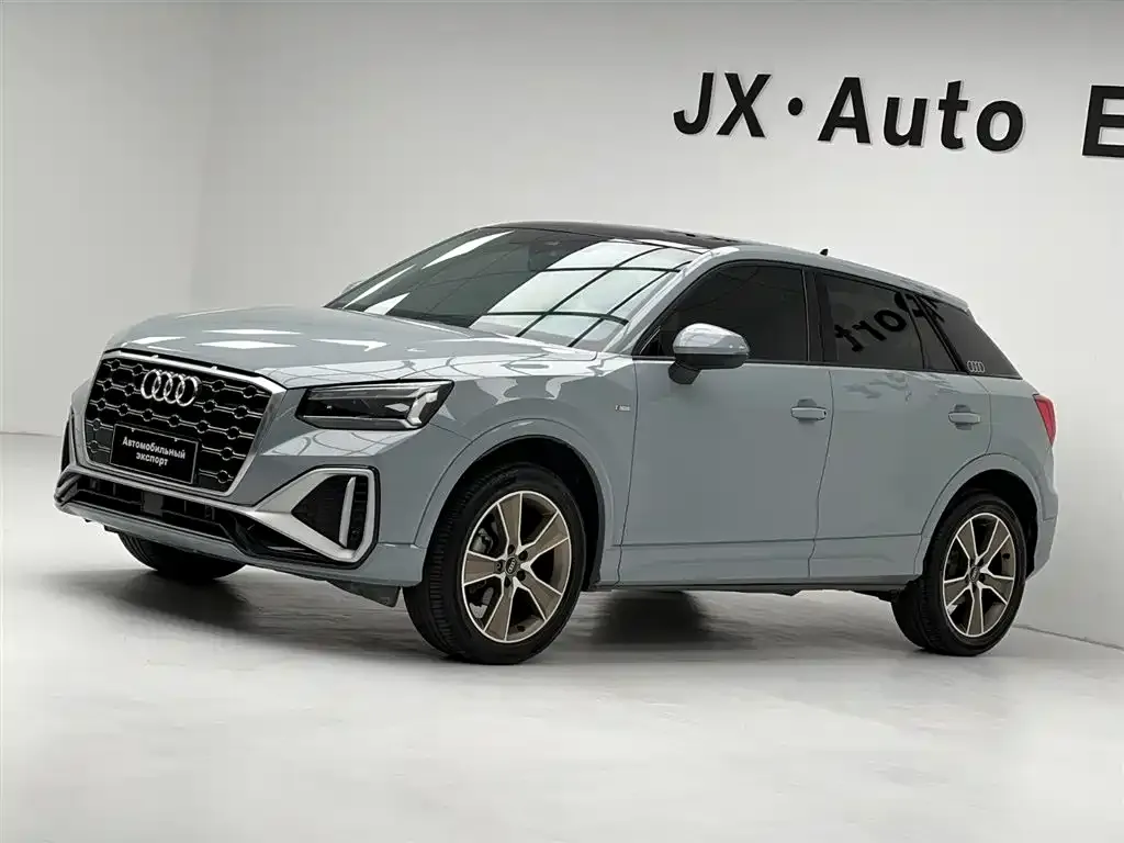 Audi Q2L 35 TFSI Fashion Dynamic 1