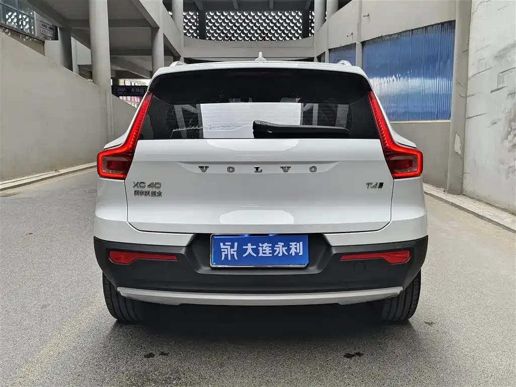 Volvo XC40 — фото 3