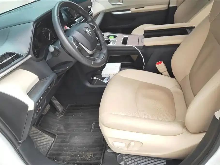 Toyota Granvia — фото 3
