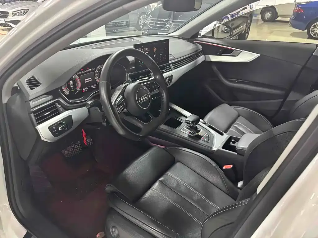 Audi A4L 2021 из CN, фото 4
