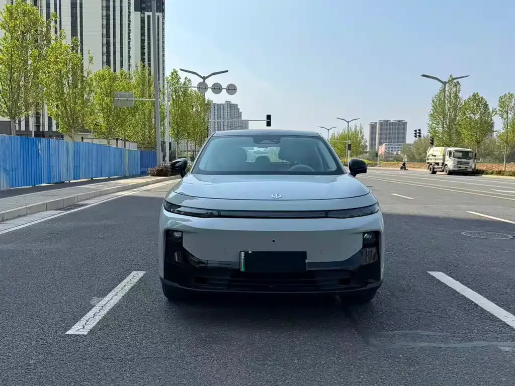 Leapmotor B10