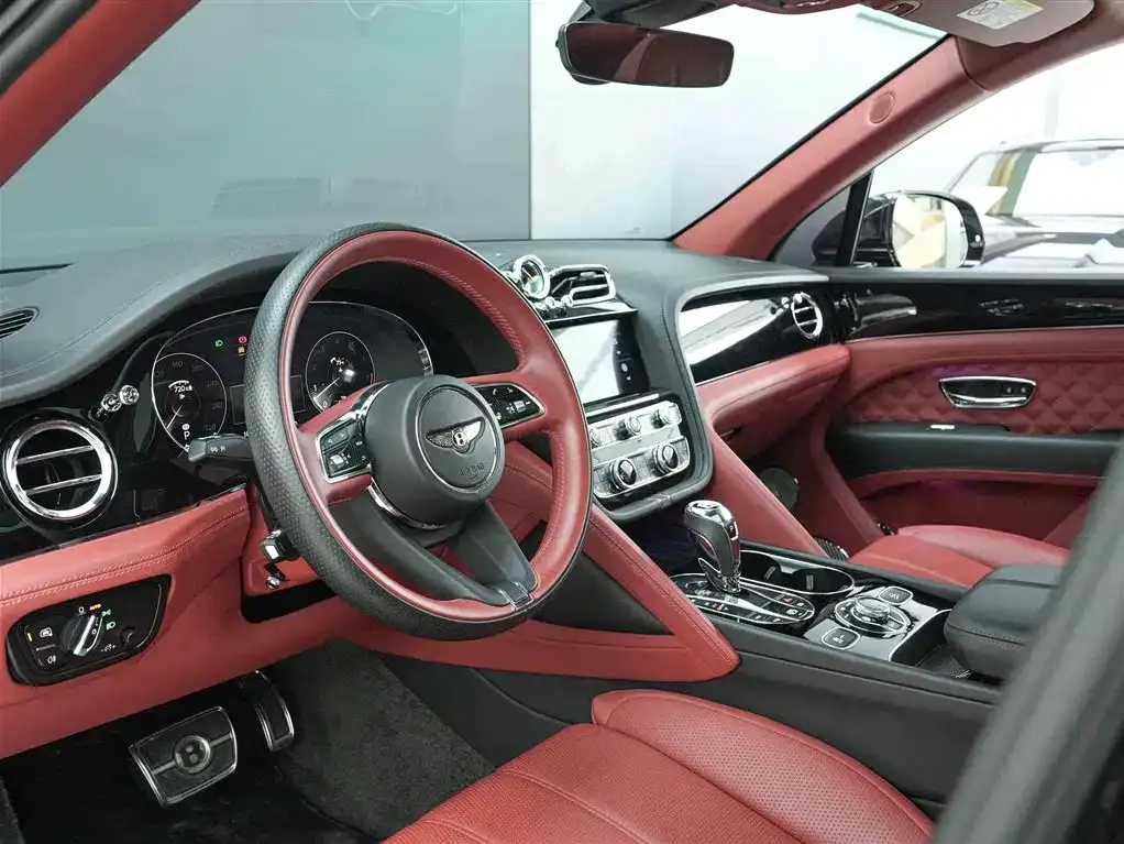 Bentley Bentayga 2022 из CN, фото 7