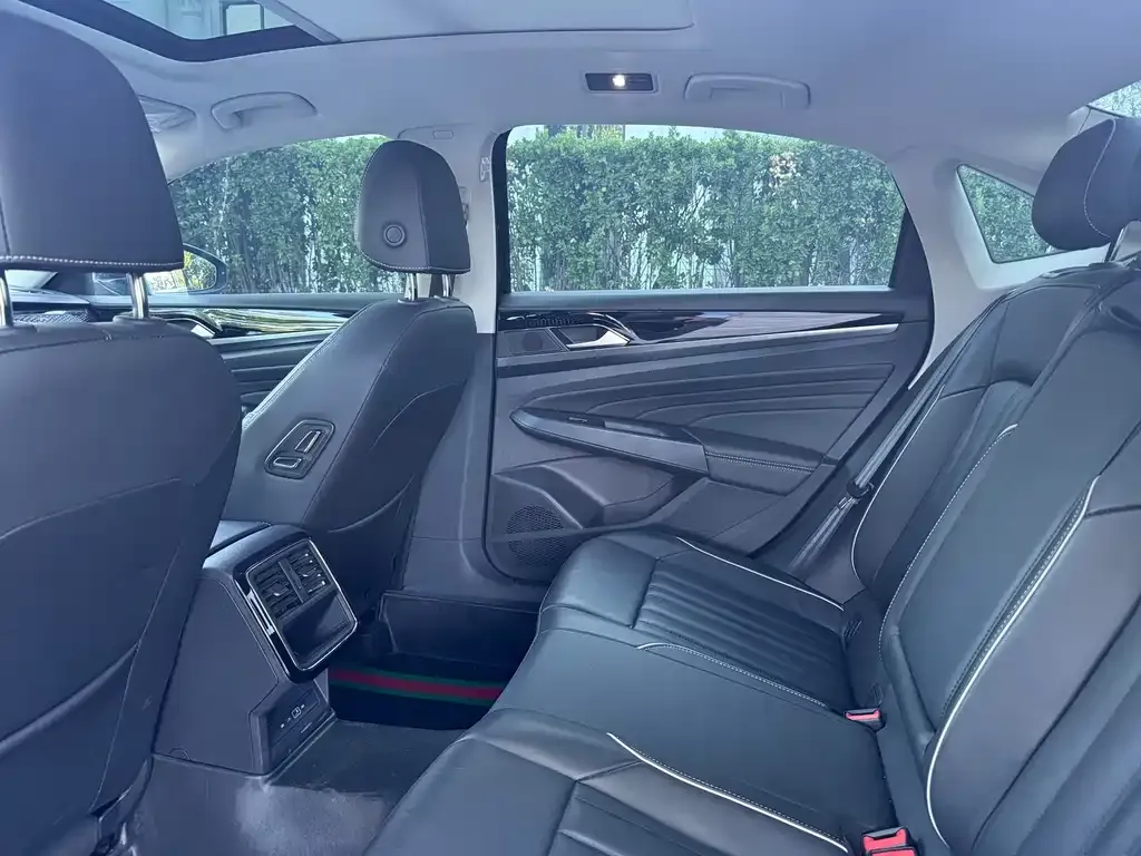Volkswagen Passat — фото 9