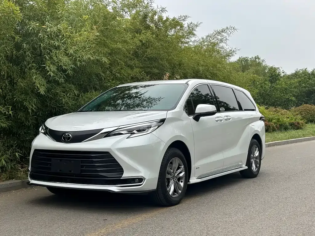 Toyota Sienna 2025 из CN, фото 1