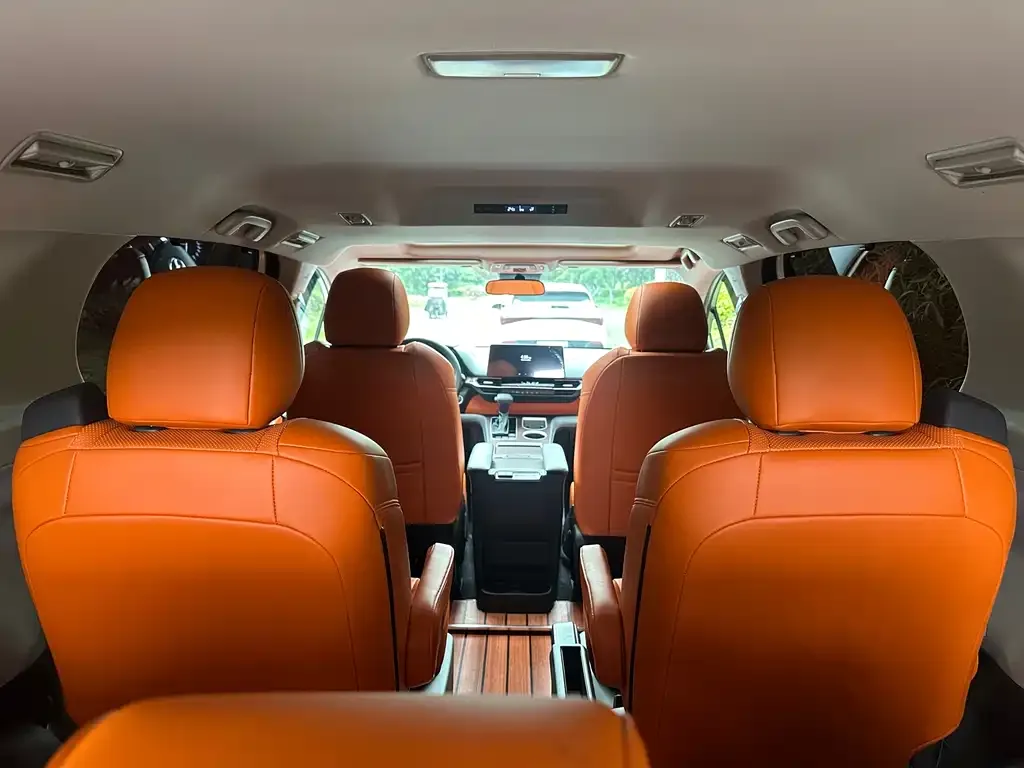 Toyota Sienna 2025 из CN, фото 2
