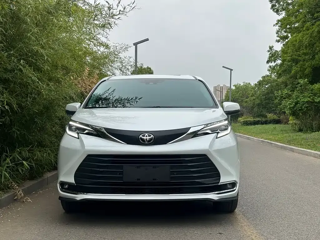 Toyota Sienna 2025 из CN, фото 10
