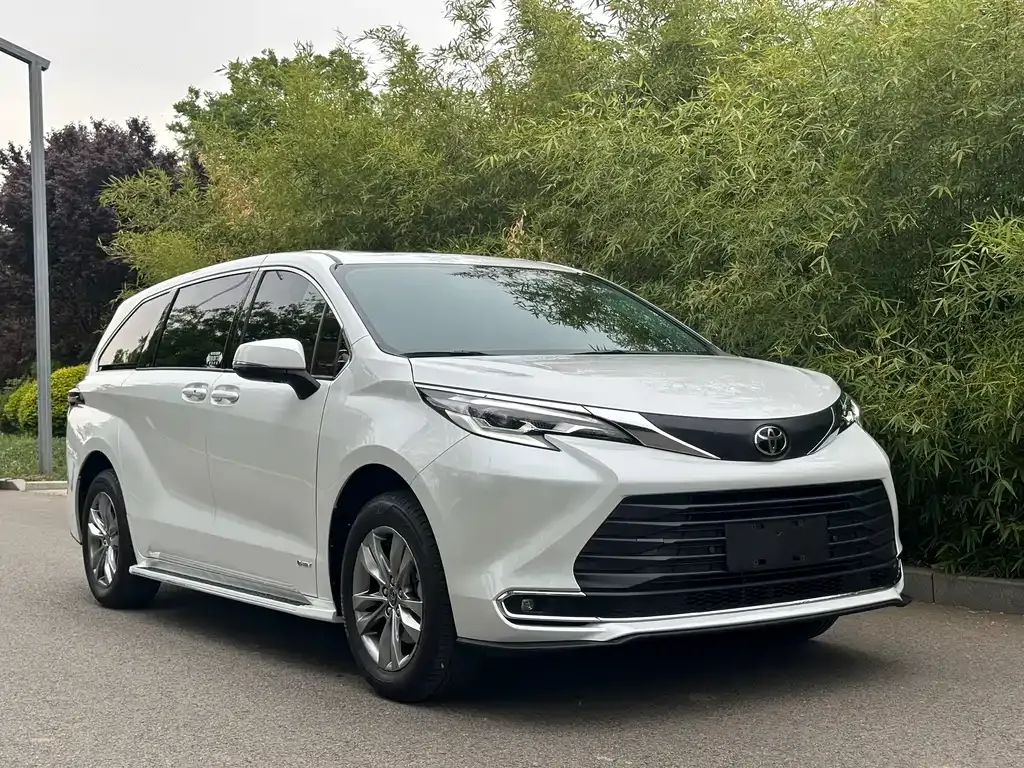 Toyota Sienna 2025 из CN, фото 9