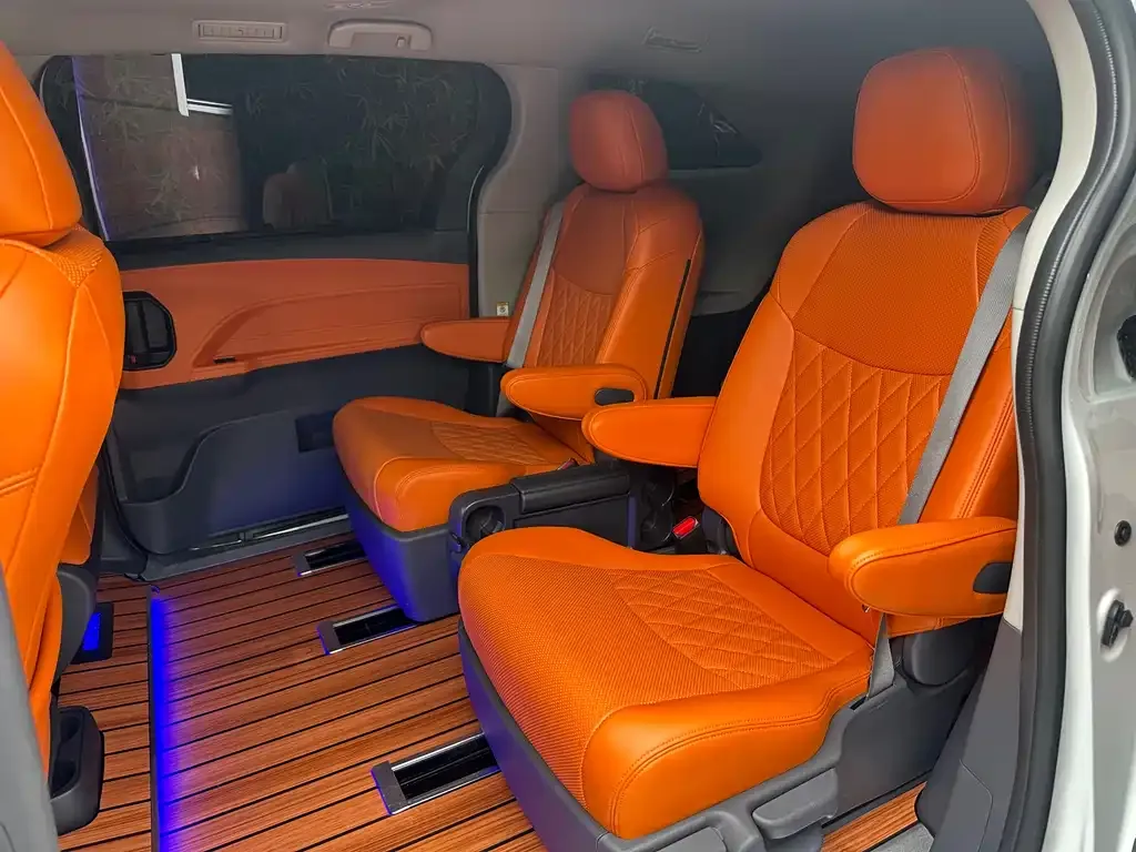 Toyota Sienna 2025 из CN, фото 7