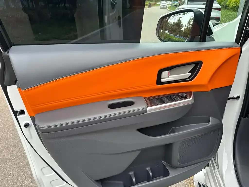 Toyota Sienna 2025 из CN, фото 3