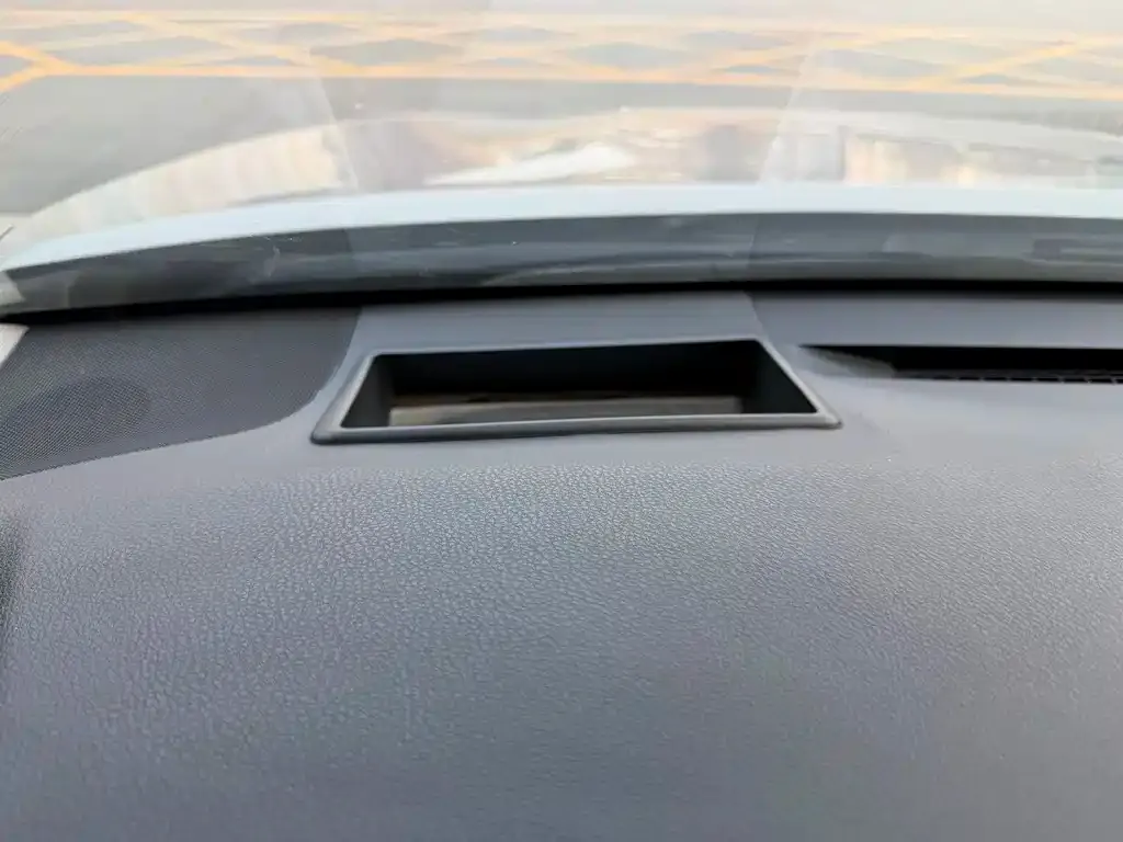 Toyota Camry — фото 4