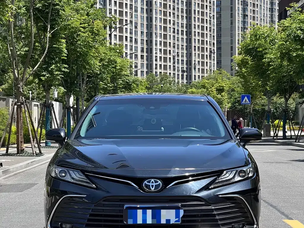 Toyota Camry — фото 6