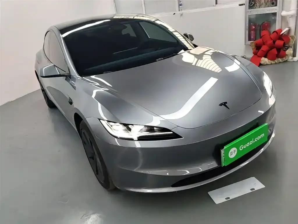 Tesla Model 3 — фото 8