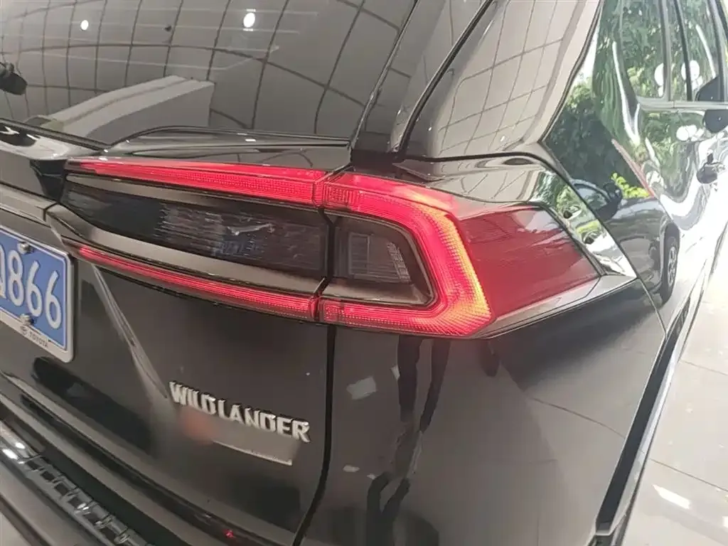 Toyota Wildlander — фото 10