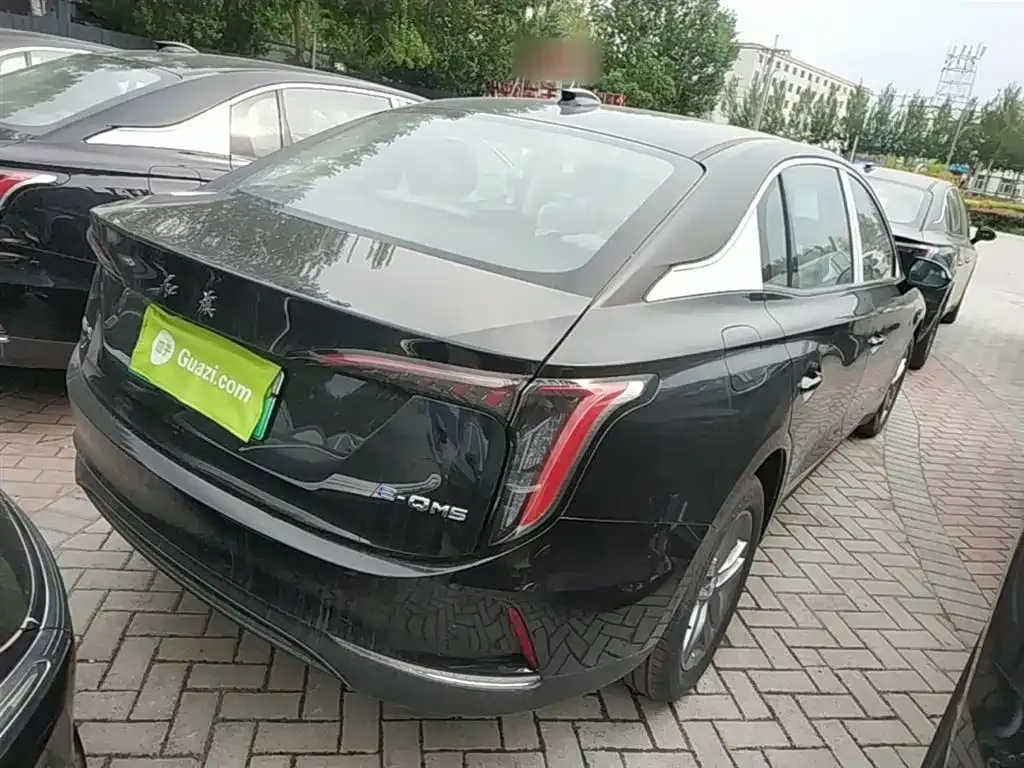 Hongqi E-QM5 — фото 3