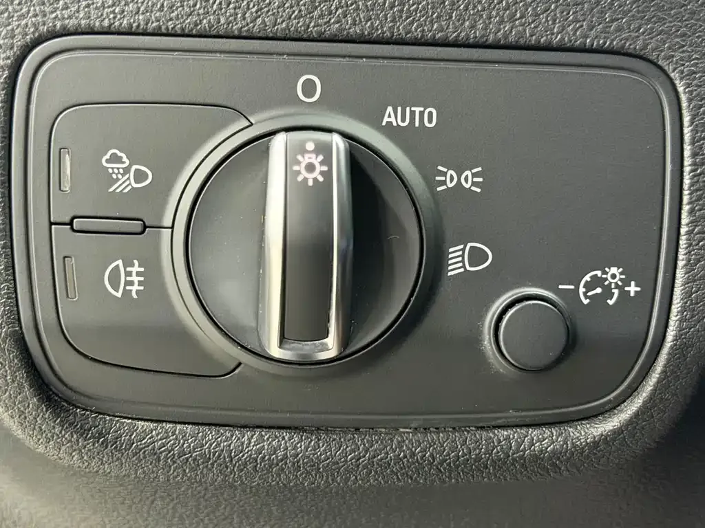 Audi Q2L 2022 из CN, фото 9