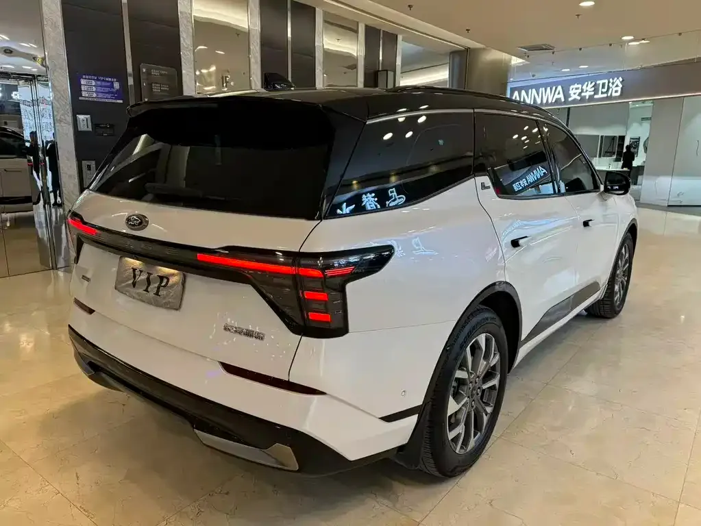 Ford Edge — фото 3