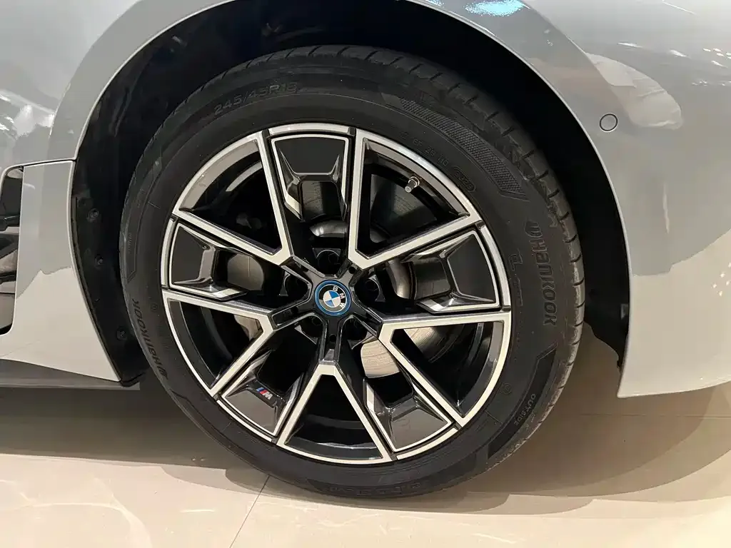 BMW i4 2023 из CN, фото 6