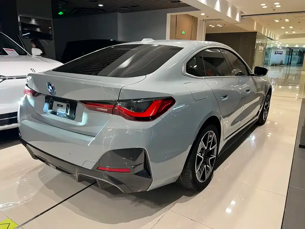 BMW i4 2023 из CN, фото 10
