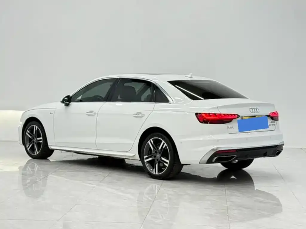 Audi A4L — фото 10