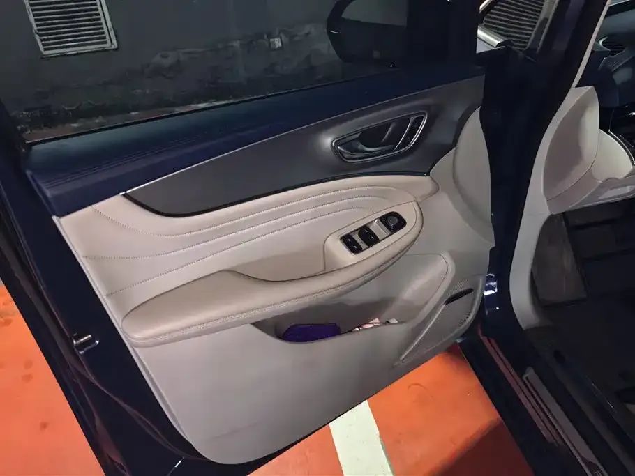 Roewe iMAX8 2022 из CN, фото 7