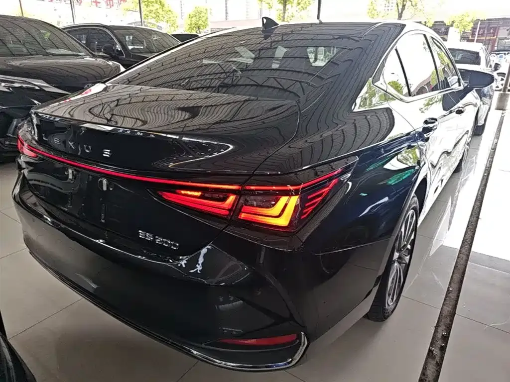 Lexus ES 2026 из CN, фото 3