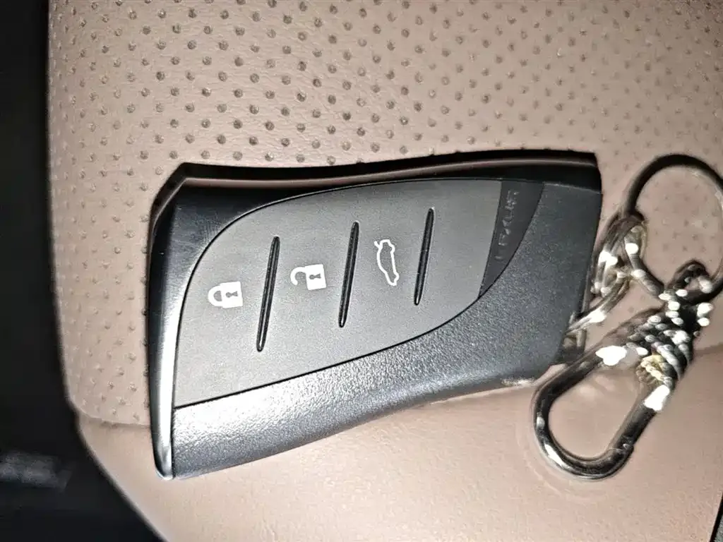 Lexus ES 2026 из CN, фото 7