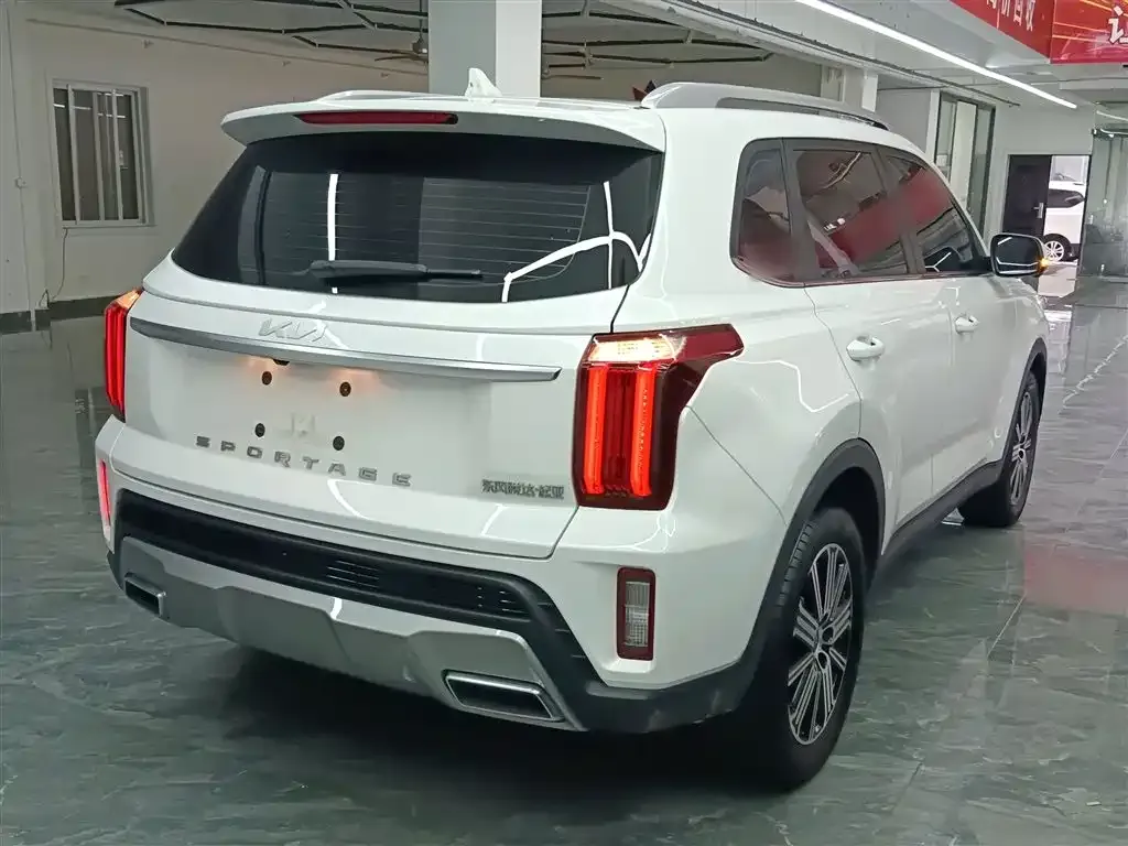 Kia Sportage 2023 из CN, фото 8