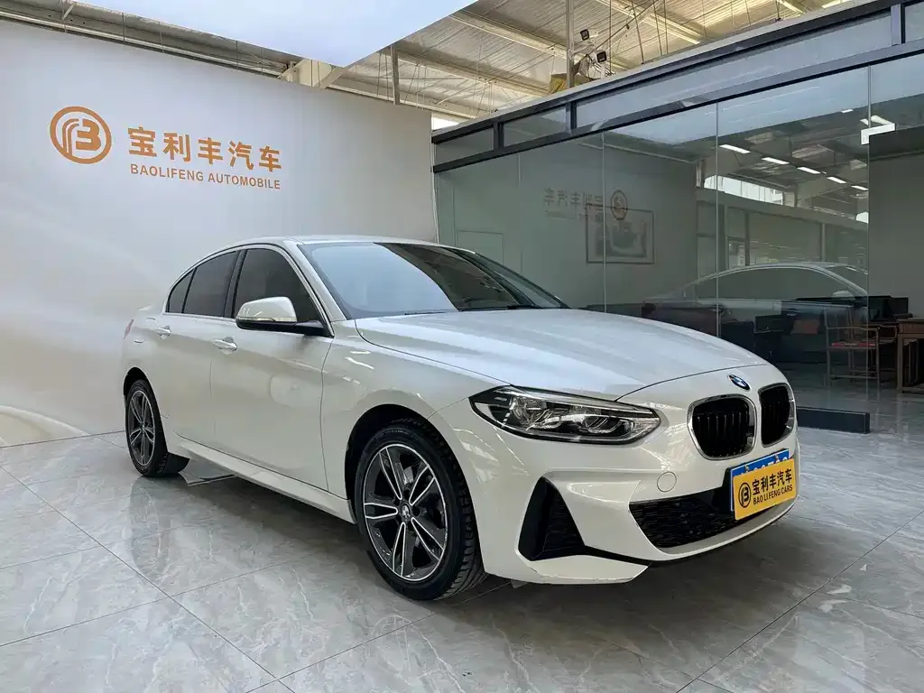 BMW 1 Series 2023 из CN, фото 3