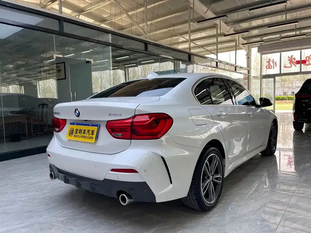 BMW 1 Series 2023 из CN, фото 7