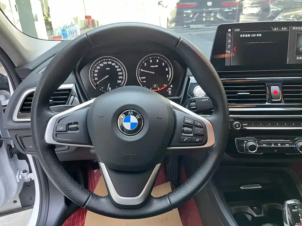 BMW 1 Series 2023 из CN, фото 9