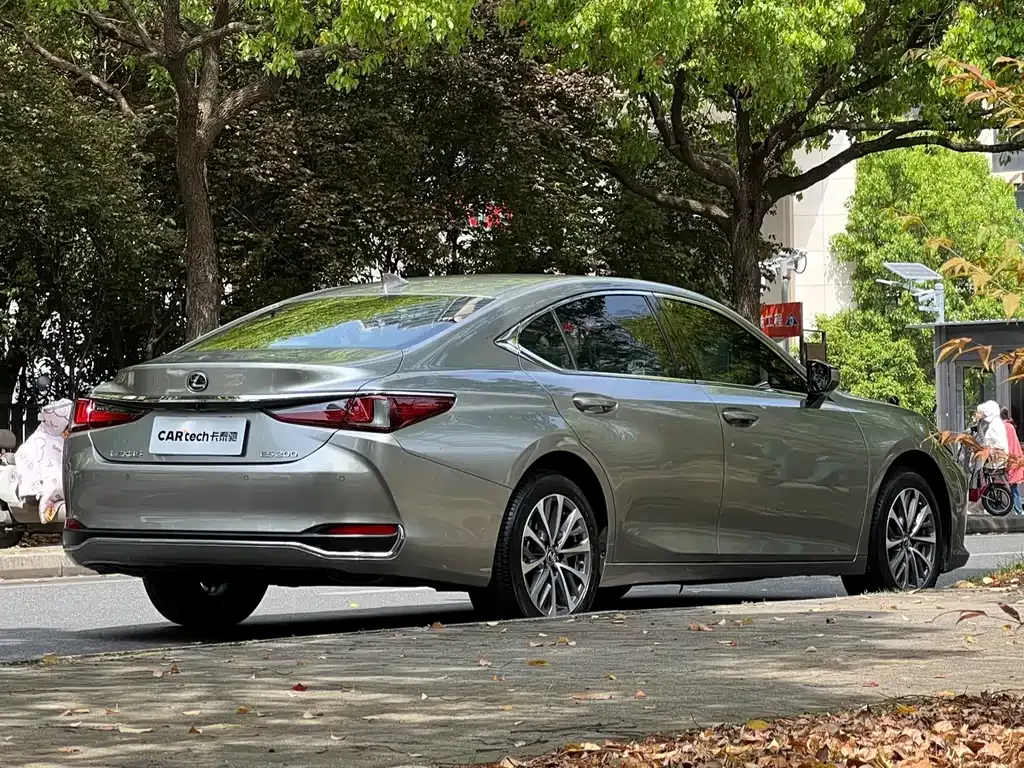 Lexus ES 2024 из CN, фото 9