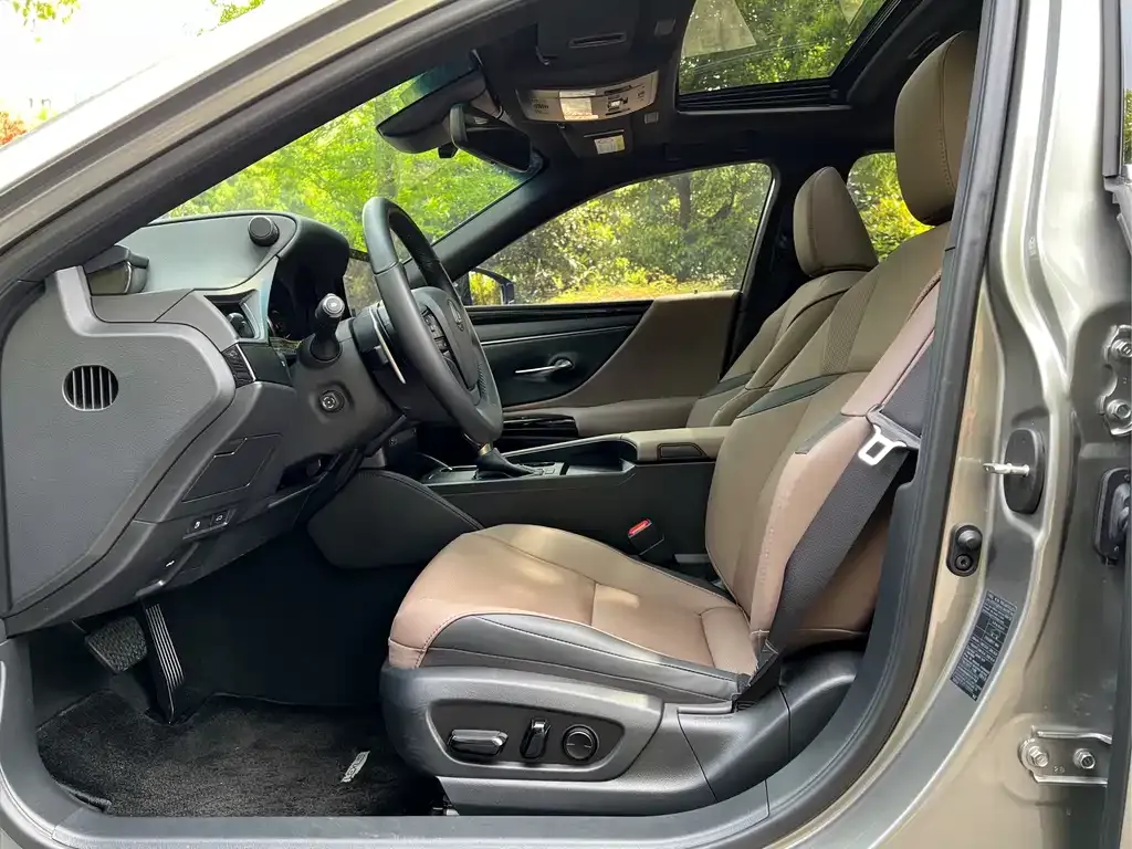 Lexus ES 2024 из CN, фото 3