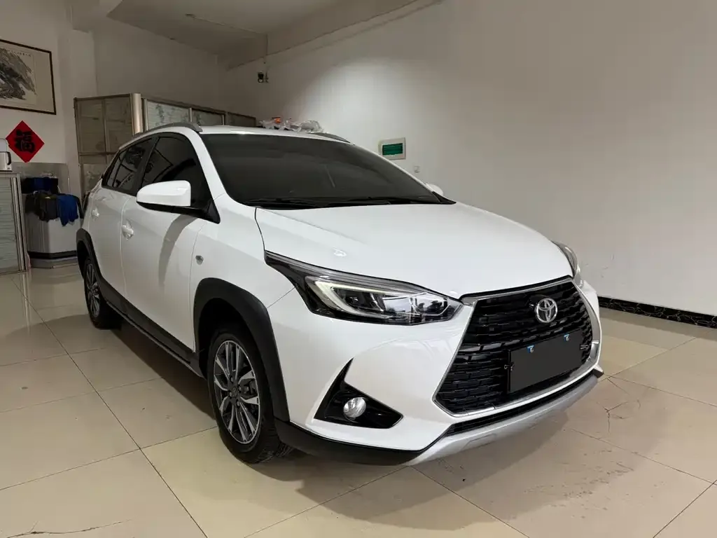 Toyota Yaris L — фото 3