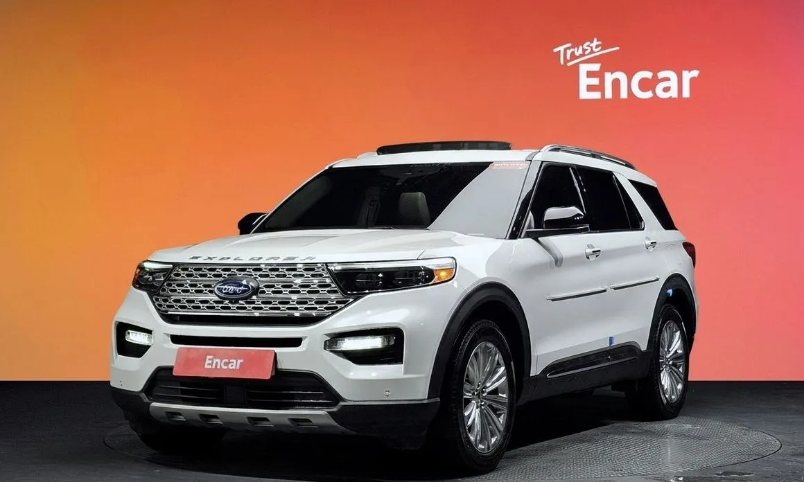 Ford Explorer — фото 1