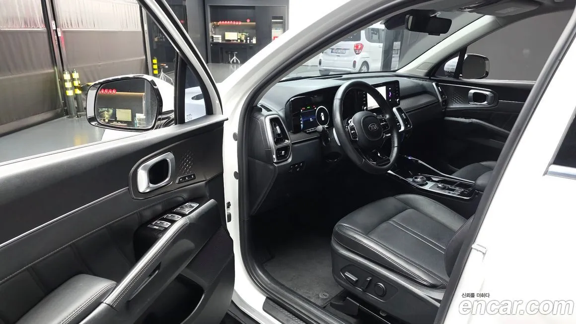 Kia Sorento — фото 8