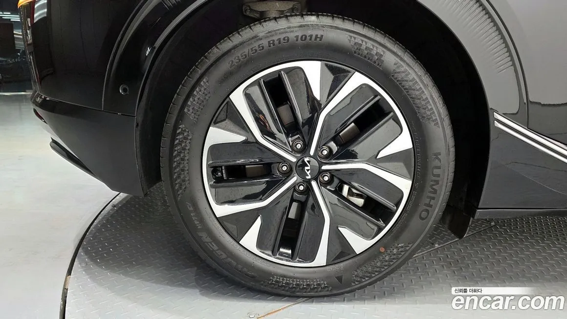 Kia EV6 — фото 5