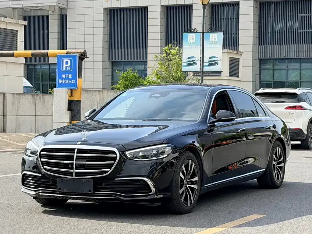 Mercedes-Benz S-Class — фото 1
