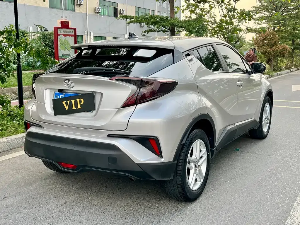 Toyota C-HR — фото 3