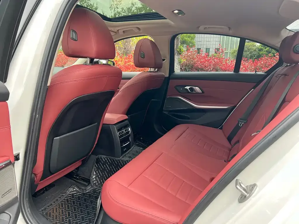 BMW 3 Series 2021 из CN, фото 2