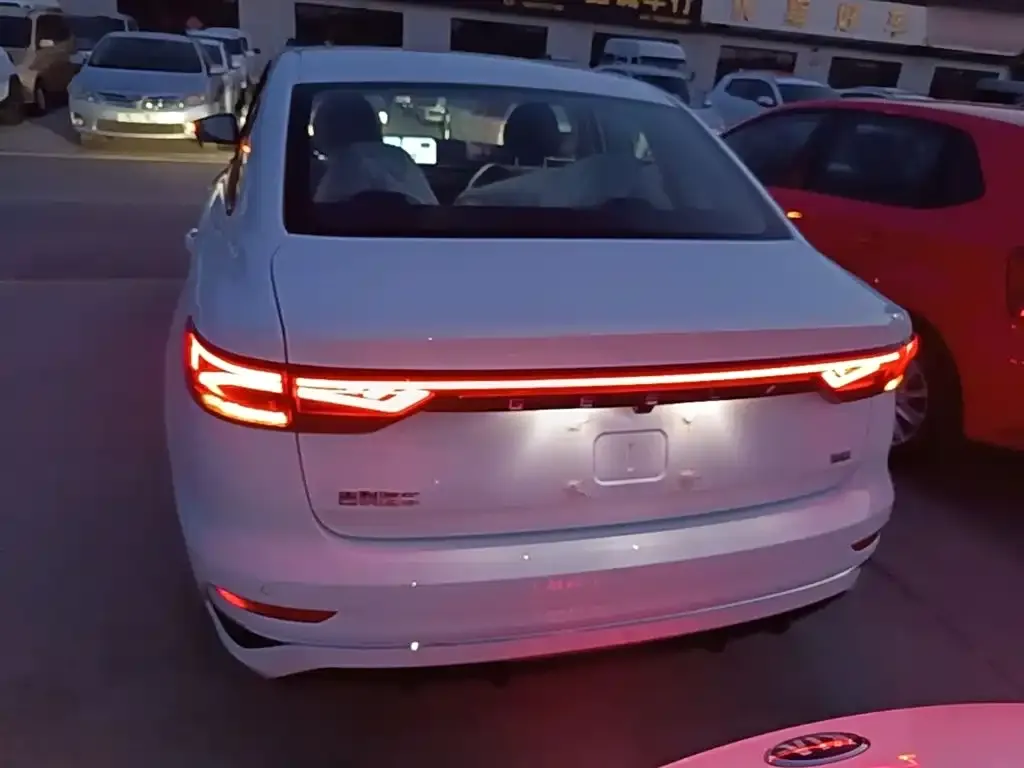 Geely Emgrand 2026 из CN, фото 2