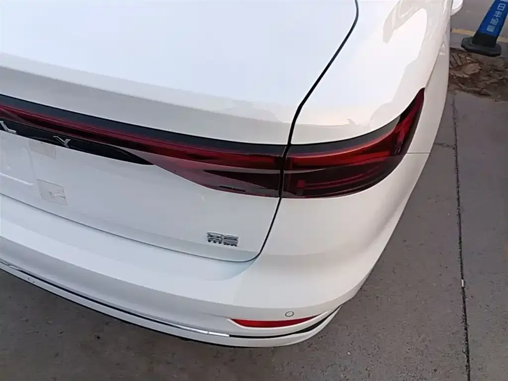 Geely Emgrand 2026 из CN, фото 4