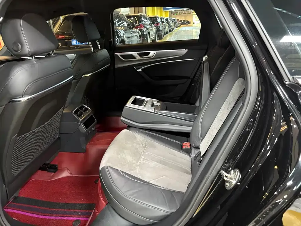 Audi A6L 2023 из CN, фото 8