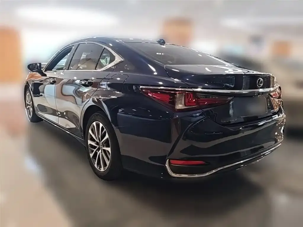 Lexus ES — фото 10